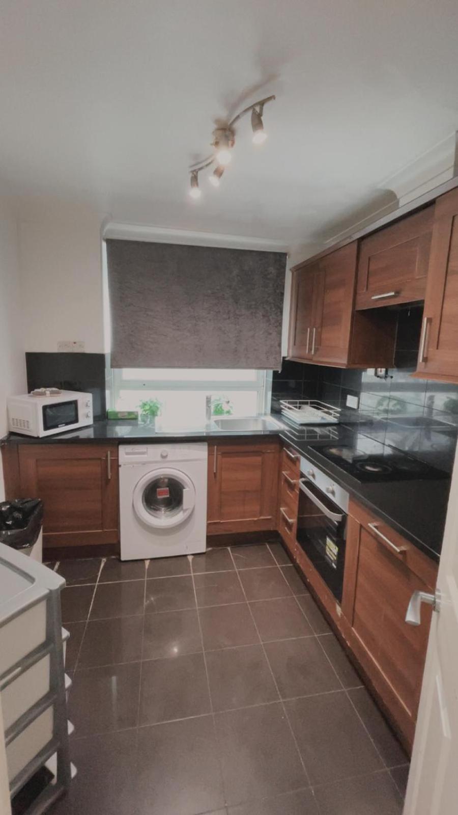 3 Bedrooms With Security 24 * Londres
