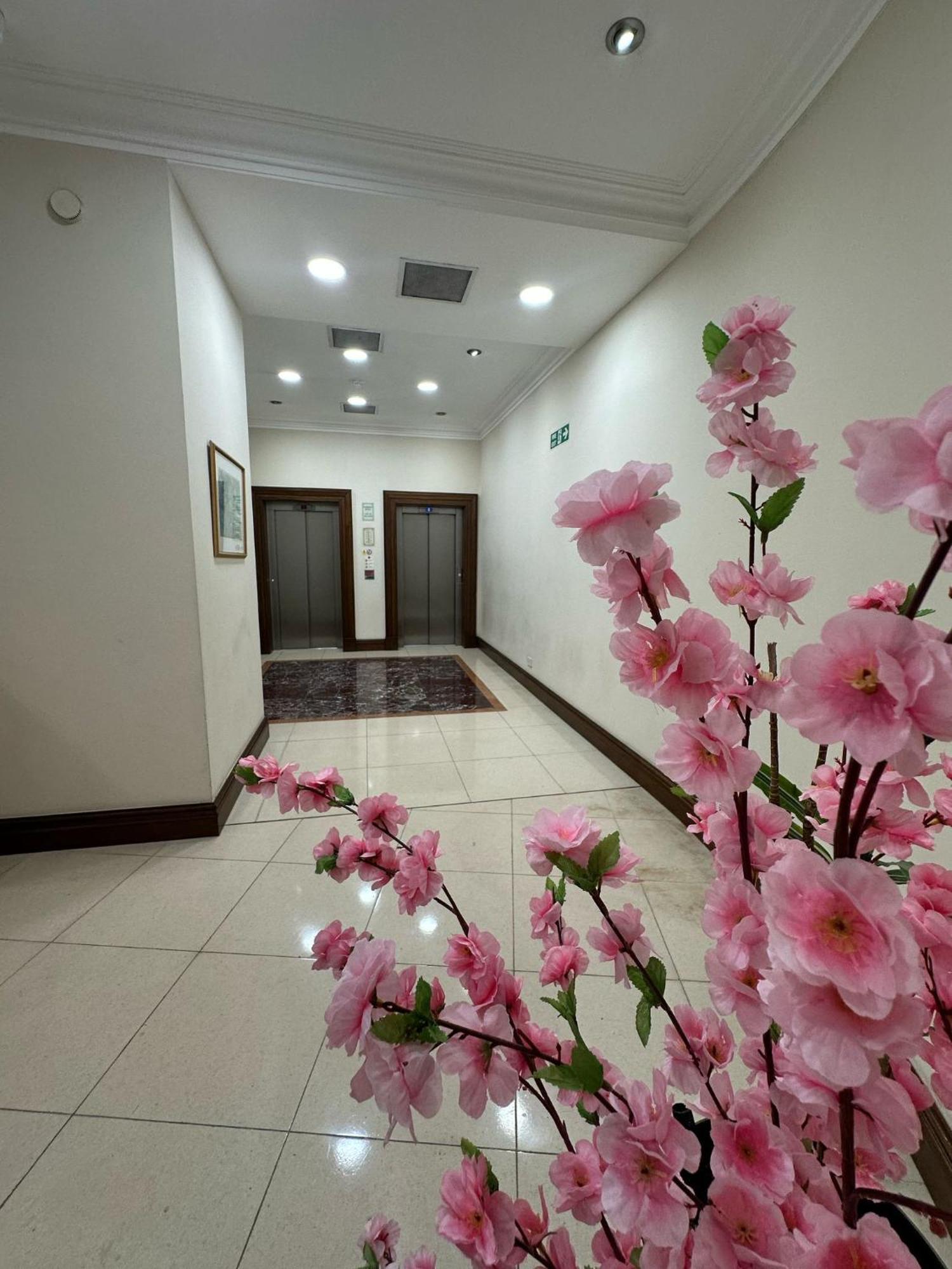 Appartement 3 Bedrooms With Security 24 *