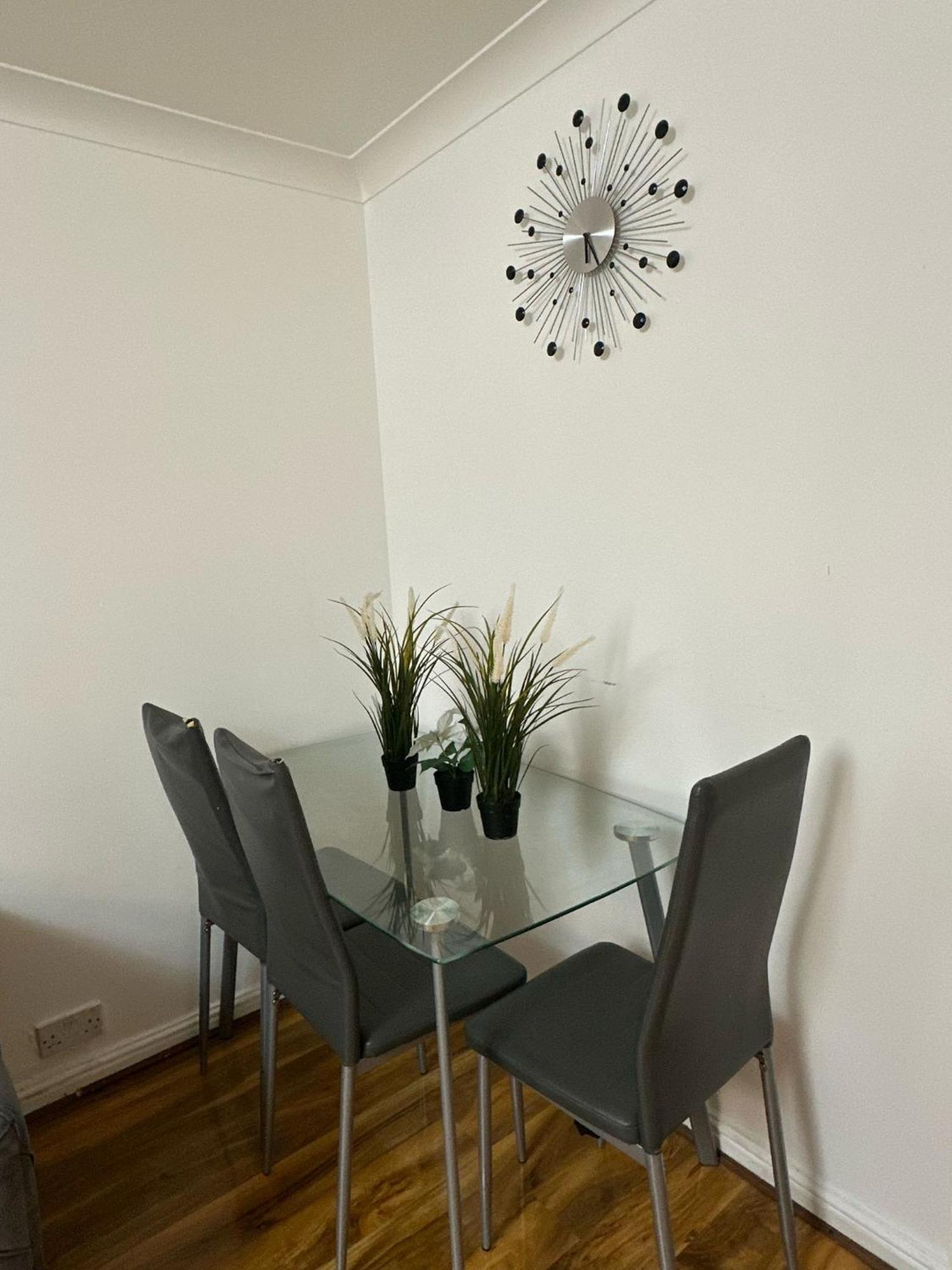 Appartement 3 Bedrooms With Security 24 *